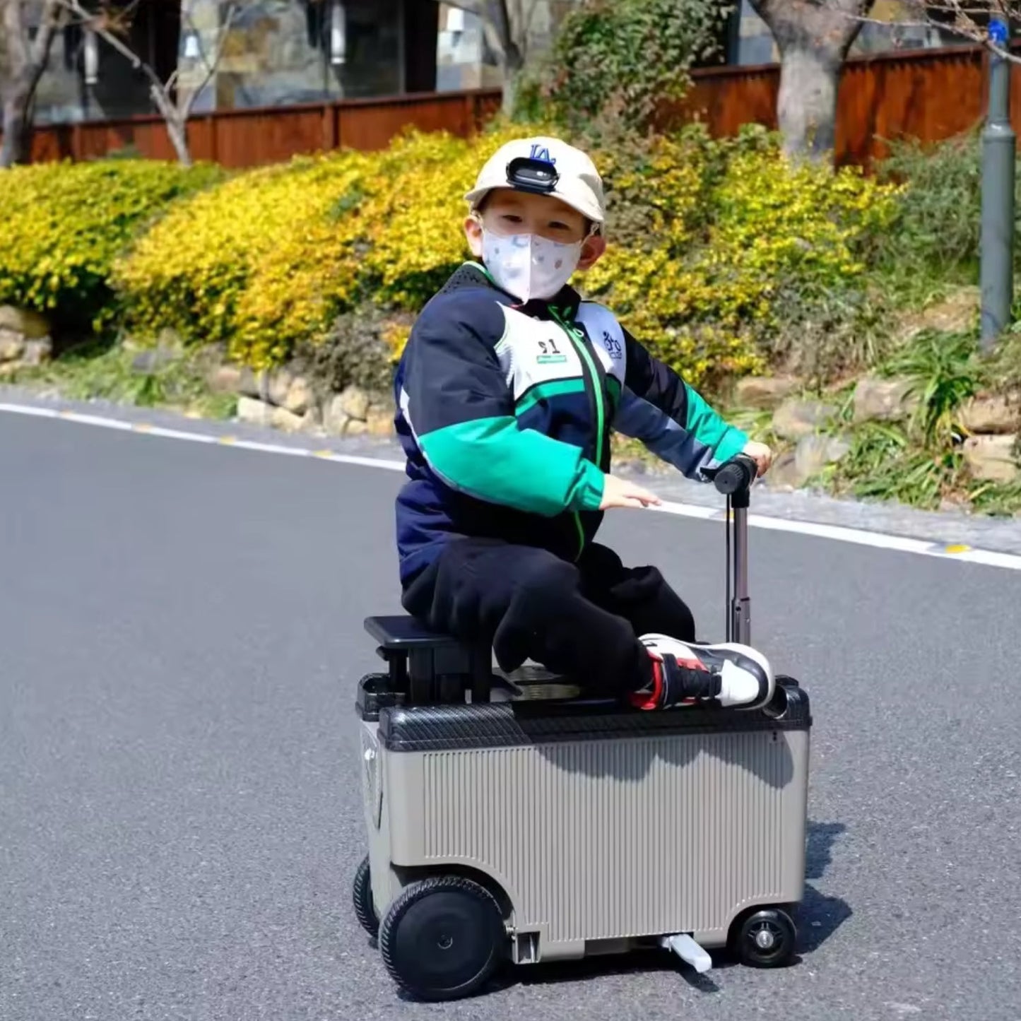 Electric ride-on suitcase – Titan Pro Edition - Ride-on suitcase - Wheelyshop