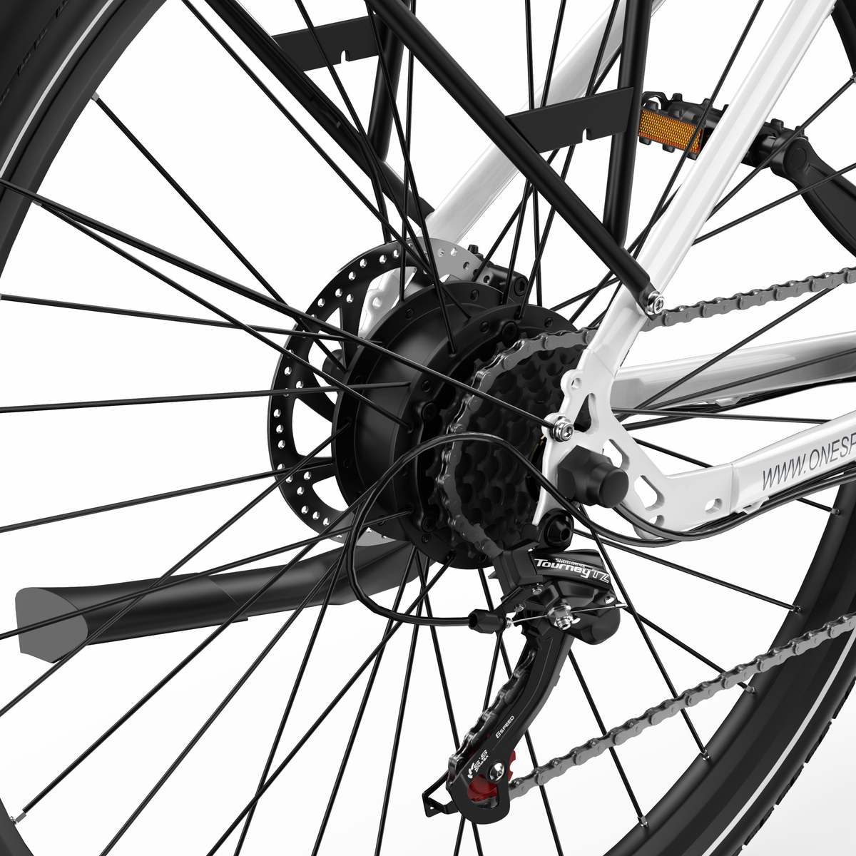 OneSport OT12 Pro, close-up of the rear wheel hub with brake disc, cassette and rear derailleur