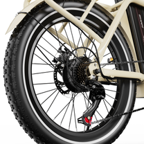 OneSport OT16 Pro, close-up of rear wheel tyre, disc brake, cassette and rear derailleur