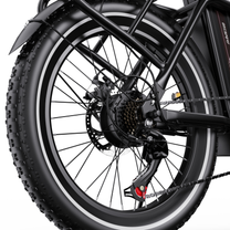 OneSport OT16 Pro rear wheel with chunky-tread tyre, disc brake, cassette and rear derailleur
