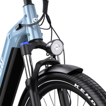 OneSport WT05 close-up of headlight, fork, mudguard and front tyre with the text KENDA