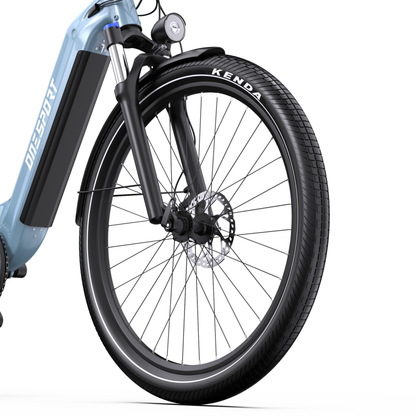 OneSport WT05 front wheel with disc brake, fork, mudguard and light blue frame in side view