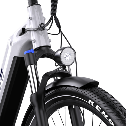 OneSport WT05 front light, front fork and front mudguard with Kenda tyre, close-up from the front
