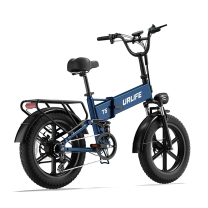 URLIFE T5 in blue, seen from behind at an angle with saddle, rear rack, rear light, chain and wide tyres