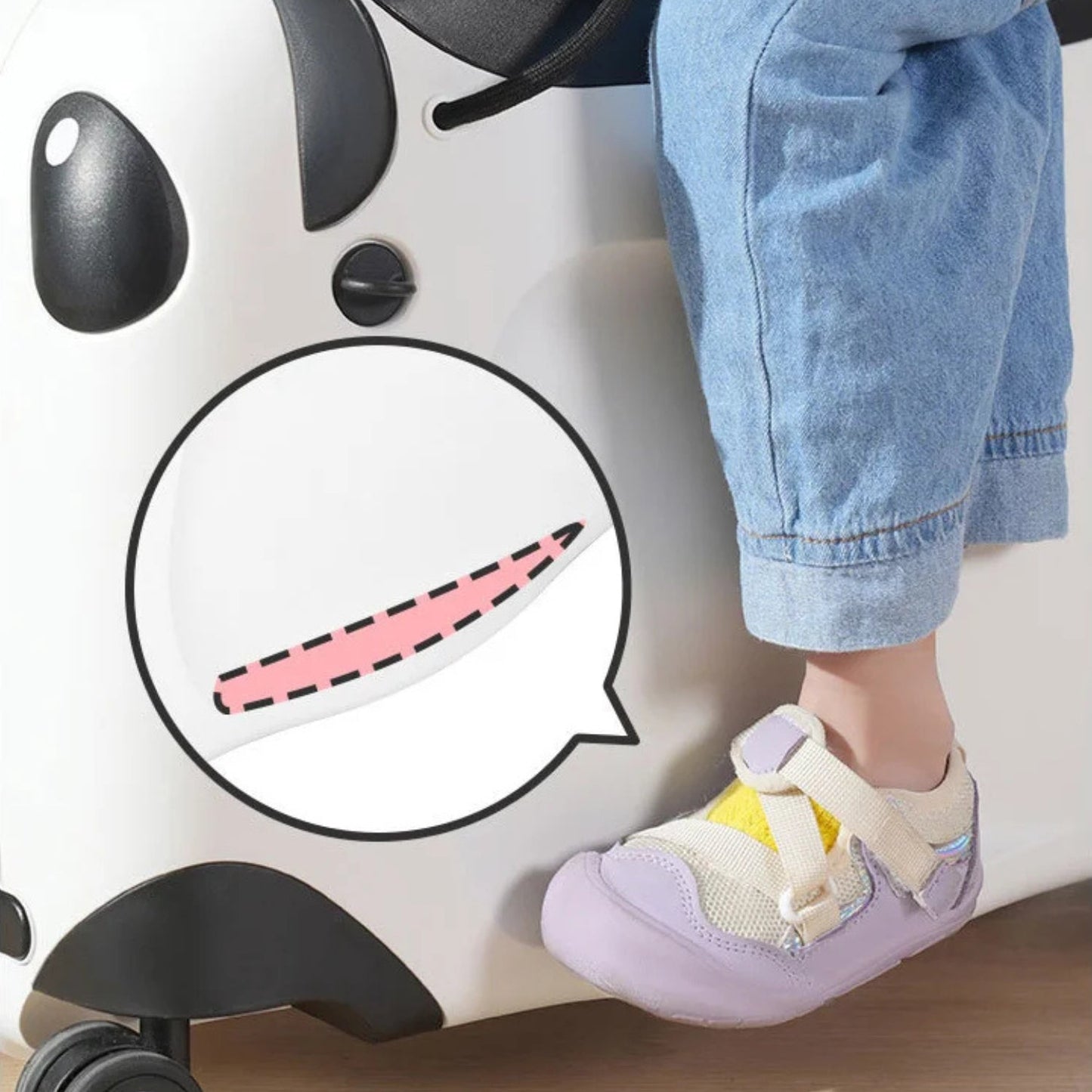 Ride-on suitcase for kids – Panda Edition - Ride-on suitcase - Wheelyshop