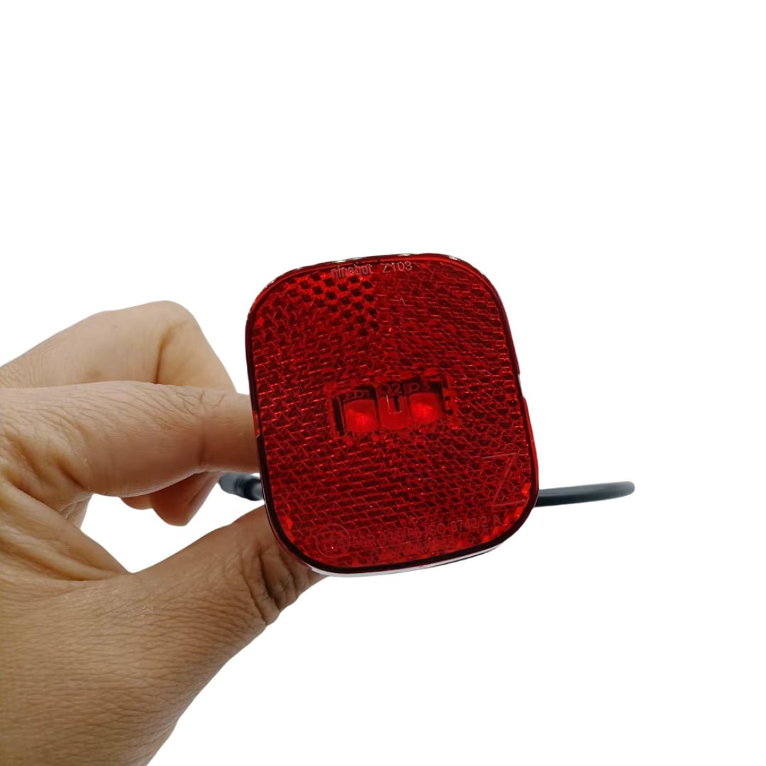 Luz trasera Ninebot GT1/GT2 - Recambio - Wheelyshop