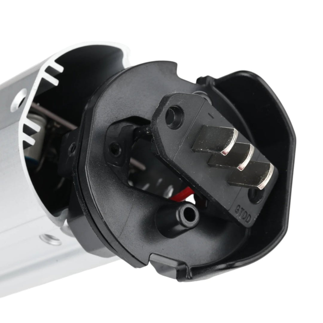 Battery-to-controller adapter for HX X7/X8 fitted on the vehicle
