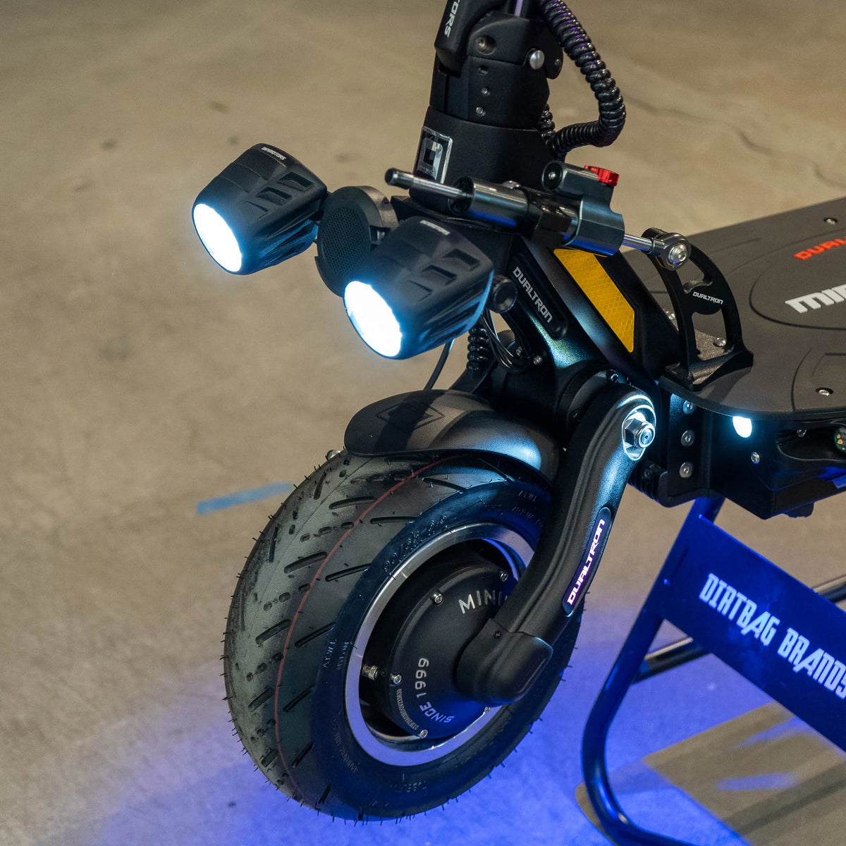DUALTRON THUNDER 3 headlight with the lights on