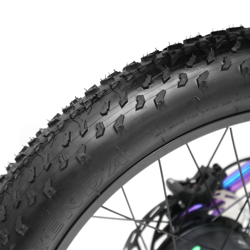 Close-up of the Duotts E26 tyre