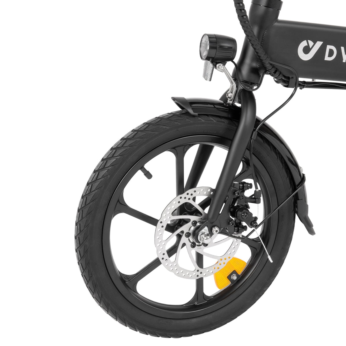 DYU A1F Pro front wheel and fork in close-up