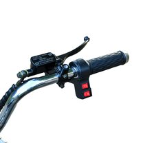 eHoodax 05WQ handlebar grip and controls