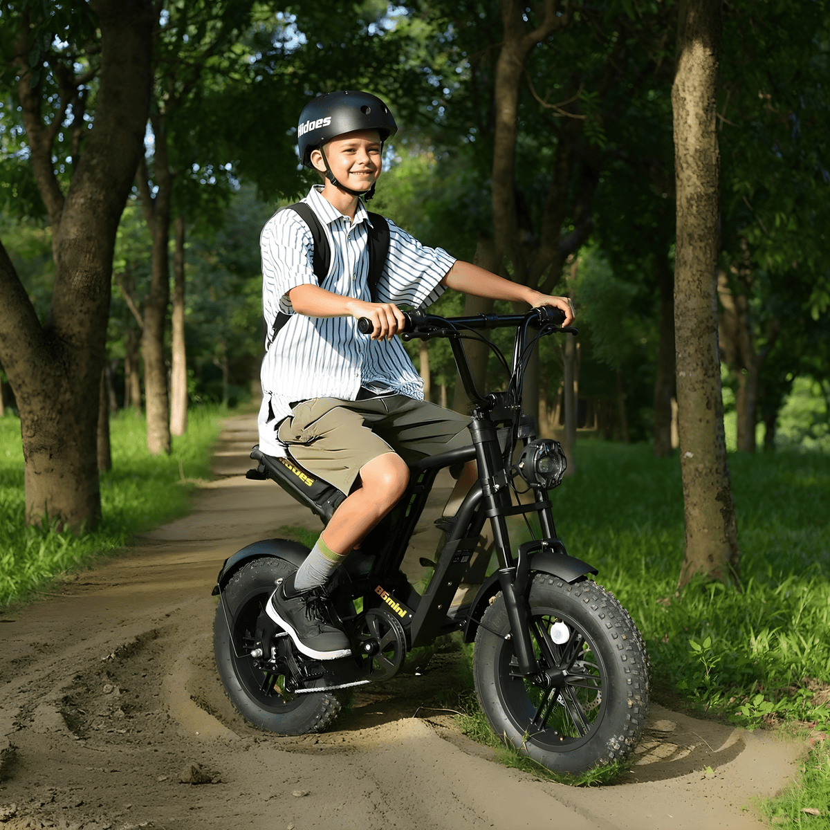 Man riding the Hidoes B6 Mini fat-tyre e-bike in the forest