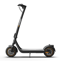 HIKERBOY CURTIS DUAL PRO electric scooter seen from the side in grey