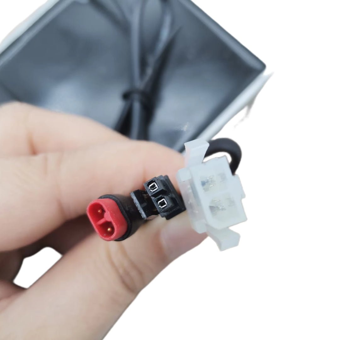 Inbyggd laddare Ninebot P65/P100 - Reservdel - Wheelyshop