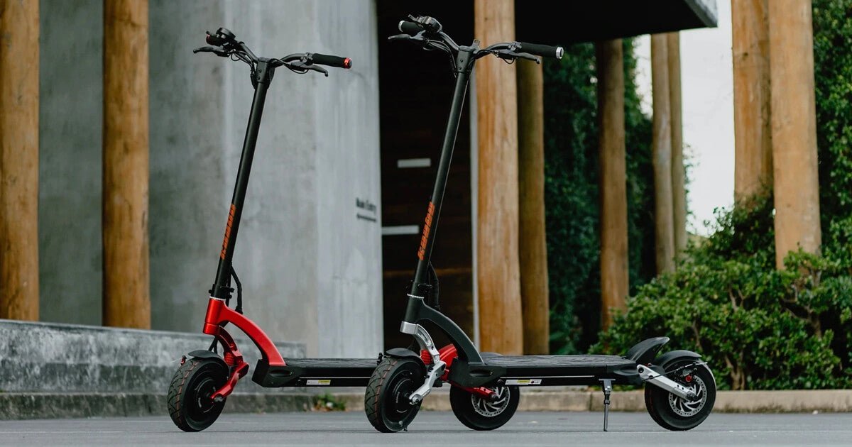KAABO MANTIS 10 ECO electric scooter, front three-quarter view on a street