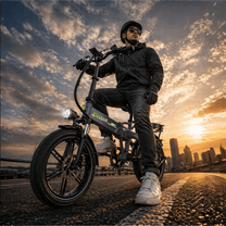 Man riding the KOOLUX RK10 folding fat-tyre e-bike in the city