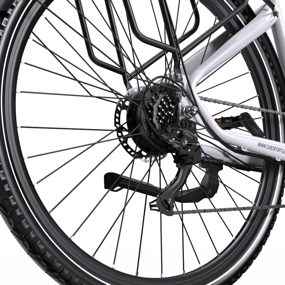 OneSport OT05 Pro gears and chain in white in close-up