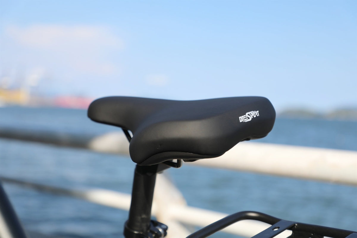 OneSport OT12 saddle in black by the sea