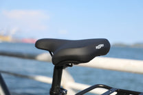 OneSport OT12 saddle in black by the sea