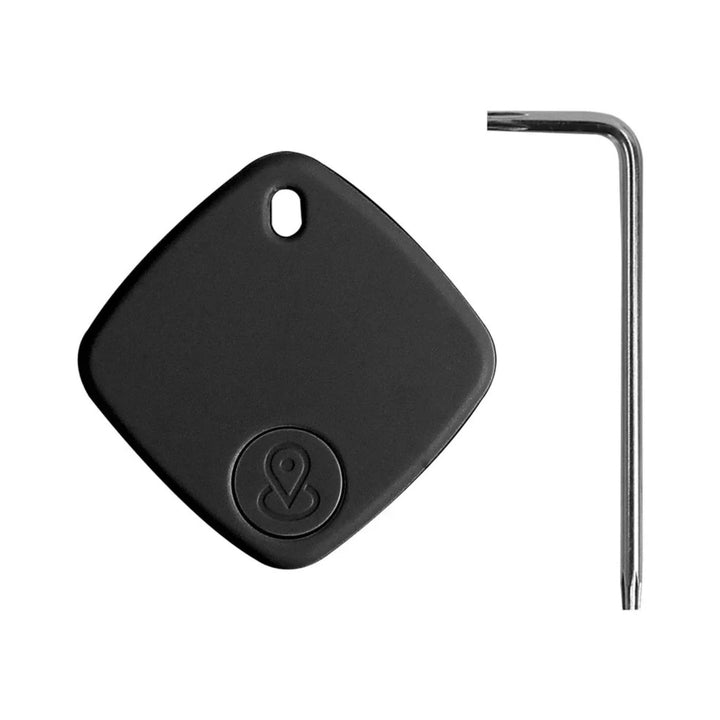 Smart GPS tracker with included parts