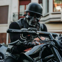 Smart helmet Hat Edition in a dark setting