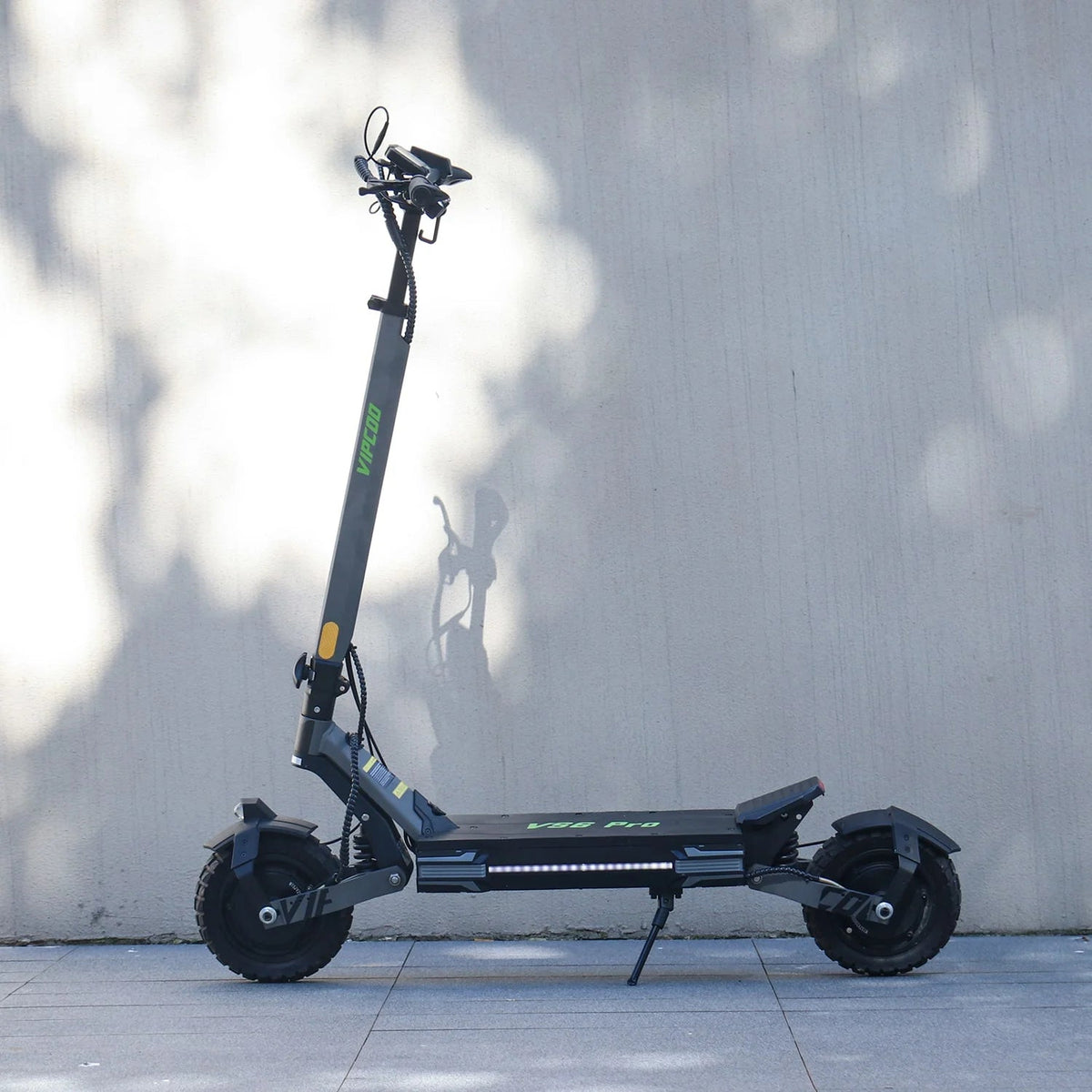 VIPCOO VS6 Pro electric scooter seen from the side