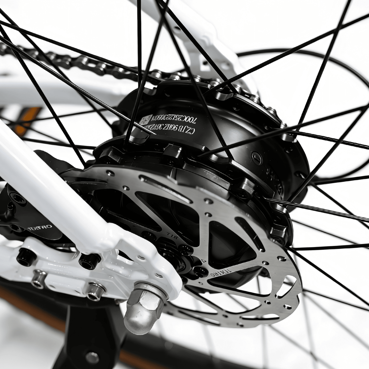 YANGOR H700 hub motor in white